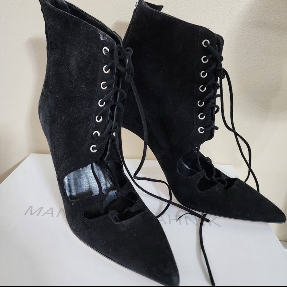 Manolo Blahnik Black Suede Lace-Up Bootie – New  Blahnik suede lace-up bootie - Picture 6 of 7